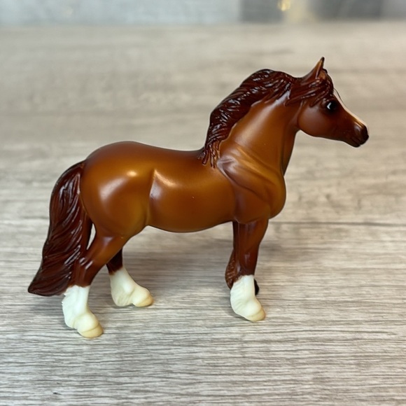 Breyer 2009 Parade of Breeds Stablemates - Picture 13 of 14